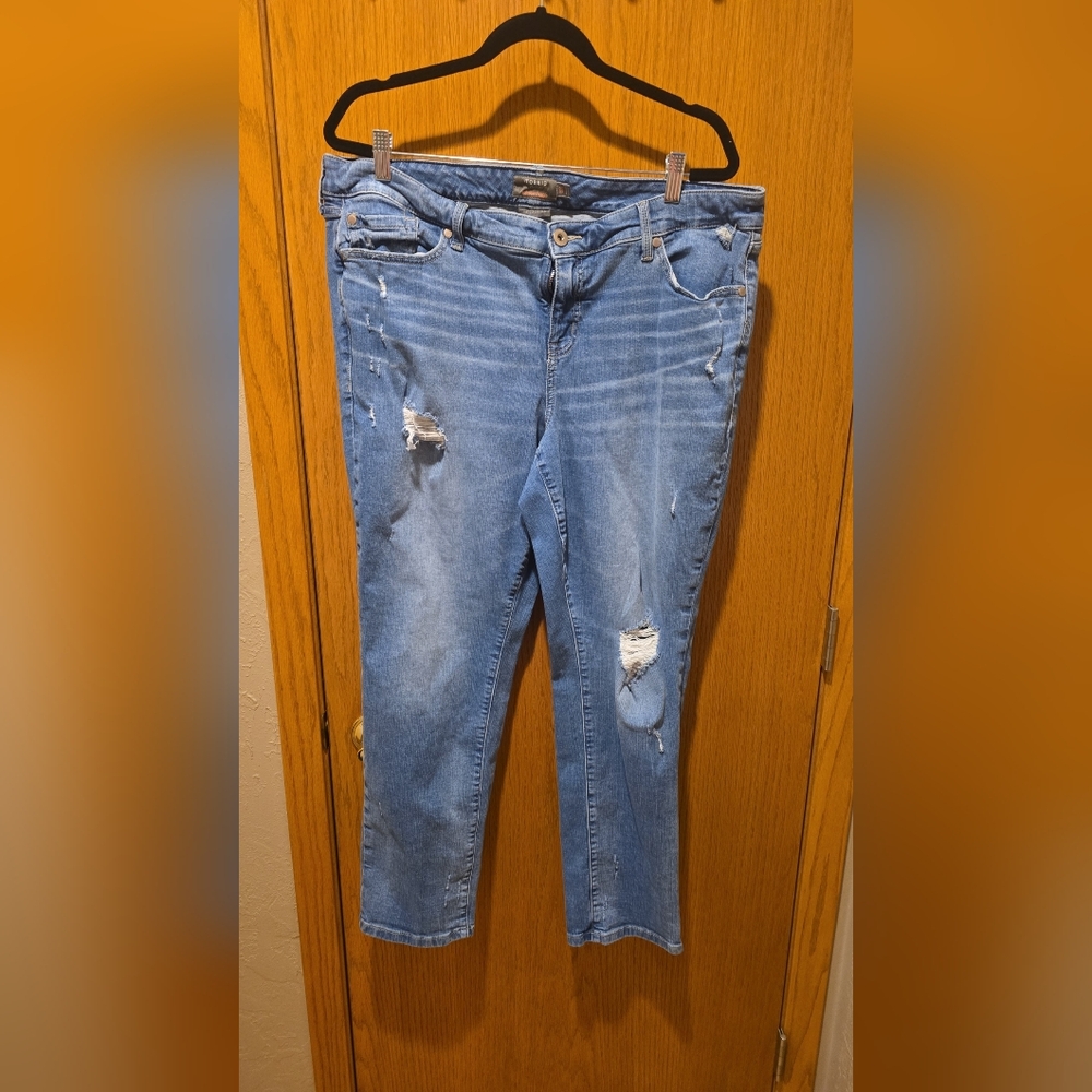 Torrid 18R Medium Wash Boyfriend Straight Leg Vintage Stretch Jeans